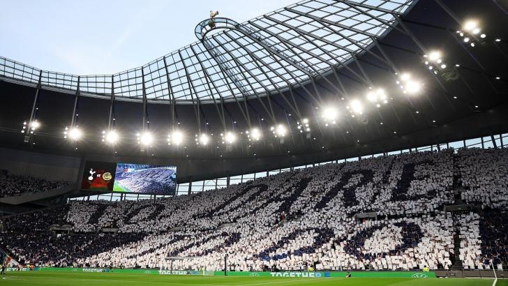 Tottenham Hotspur Stadium crowd 